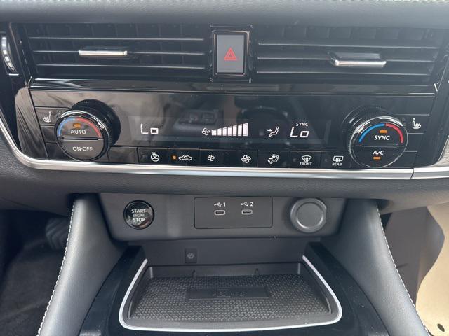 Photo of 2025 Everest White Pearl Nissan Rogue