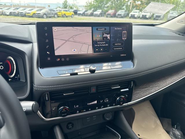 Photo of 2025 Everest White Pearl Nissan Rogue
