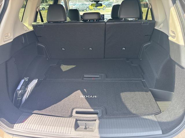 Photo of 2025 Baja Storm Metallic/Super Black Nissan Rogue