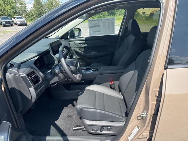 Photo of 2025 Baja Storm Metallic/Super Black Nissan Rogue