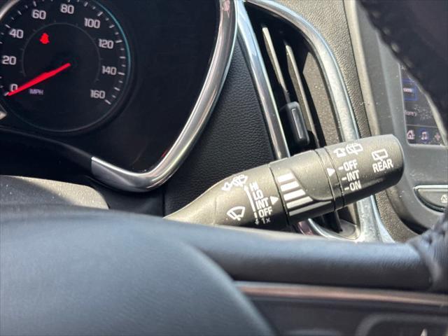 Photo of 2020 Summit White Chevrolet Equinox