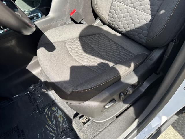 Photo of 2020 Summit White Chevrolet Equinox