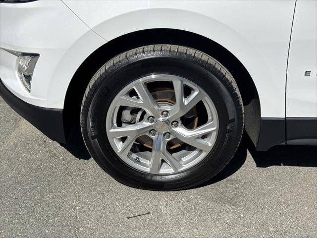 Photo of 2020 Summit White Chevrolet Equinox