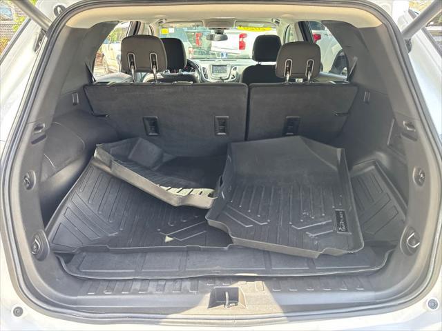 Photo of 2020 Summit White Chevrolet Equinox