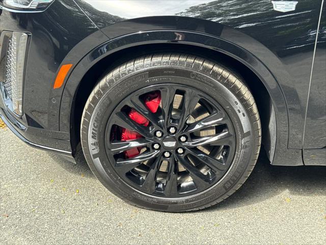 Photo of 2023 Stellar Black Metallic Cadillac XT6