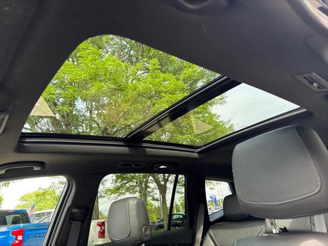 Photo of 2023 Stellar Black Metallic Cadillac XT6