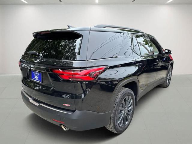 Photo of 2022 Mosaic Black Metallic Chevrolet Traverse