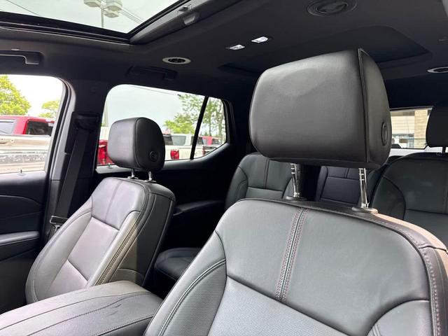 Photo of 2022 Mosaic Black Metallic Chevrolet Traverse