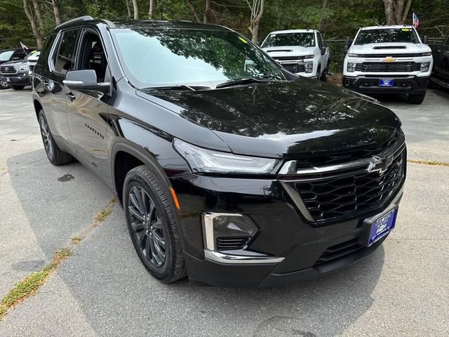 Photo of 2022 Mosaic Black Metallic Chevrolet Traverse