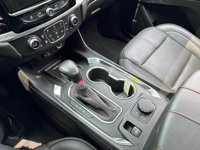 Photo of 2022 Mosaic Black Metallic Chevrolet Traverse