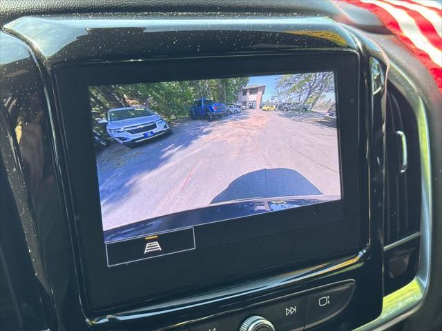 Photo of 2022 Northsky Blue Metallic Chevrolet Traverse