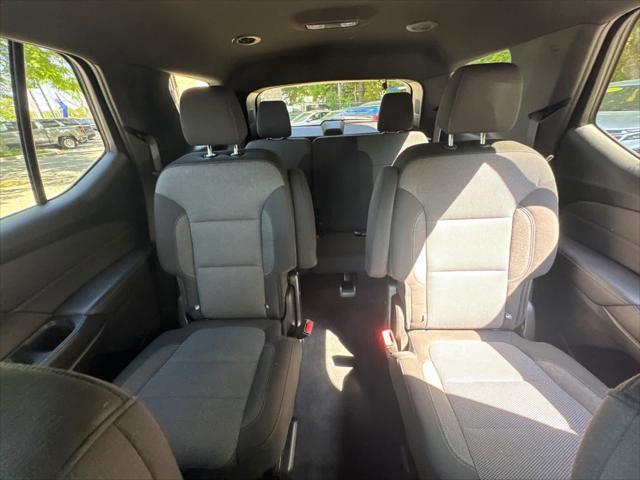Photo of 2022 Northsky Blue Metallic Chevrolet Traverse