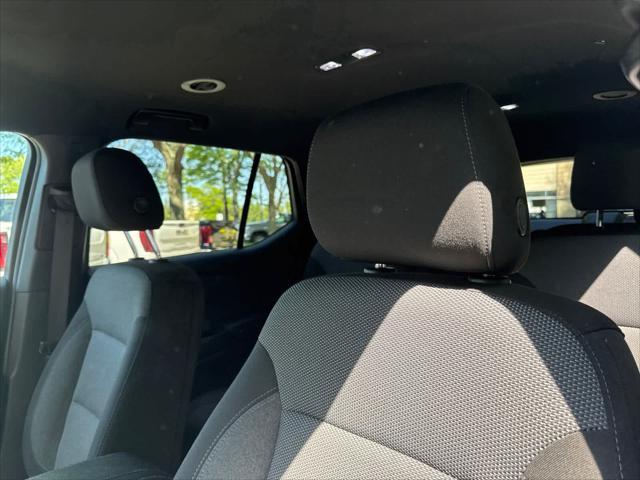 Photo of 2022 Northsky Blue Metallic Chevrolet Traverse