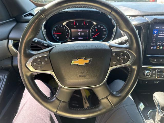 Photo of 2022 Northsky Blue Metallic Chevrolet Traverse