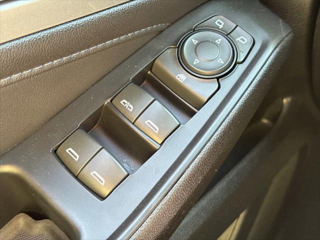 Photo of 2022 Northsky Blue Metallic Chevrolet Traverse