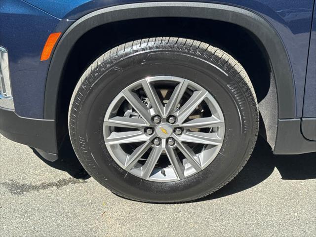 Photo of 2022 Northsky Blue Metallic Chevrolet Traverse