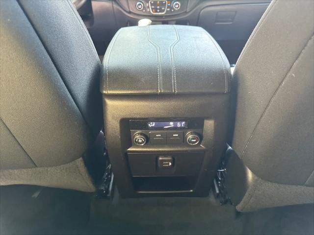 Photo of 2022 Northsky Blue Metallic Chevrolet Traverse