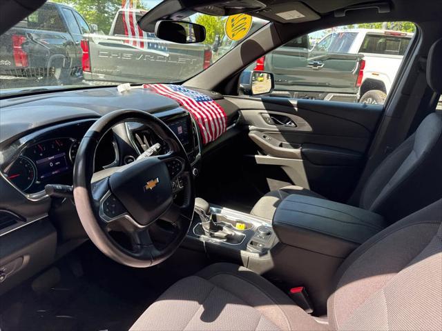 Photo of 2022 Northsky Blue Metallic Chevrolet Traverse