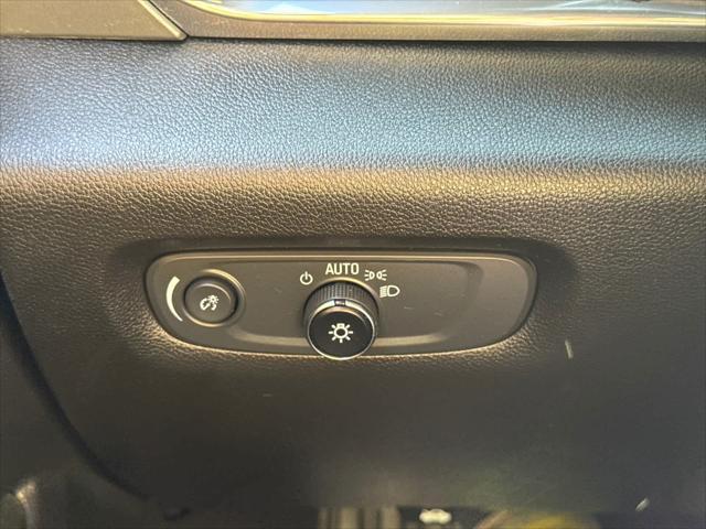 Photo of 2022 Northsky Blue Metallic Chevrolet Traverse