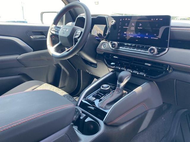 Photo of 2024 Summit White Chevrolet Colorado