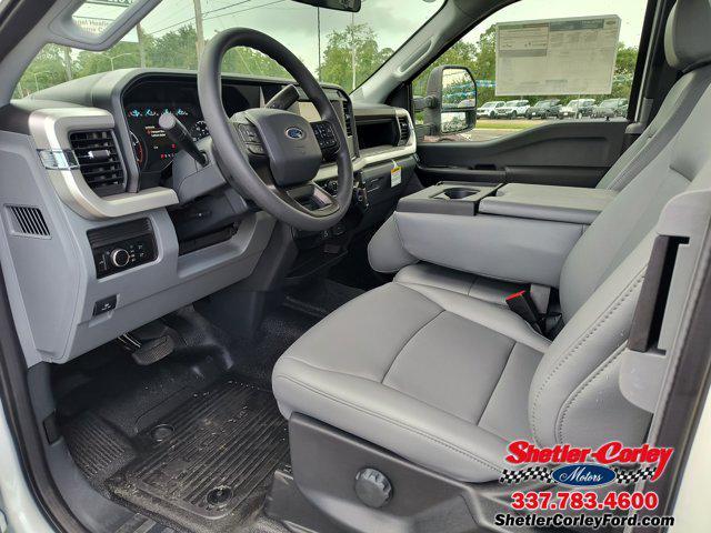 Photo of 2025 Oxford White Ford F-250