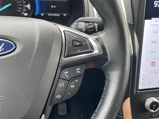 Photo of 2024 Silver Metallic Ford Edge