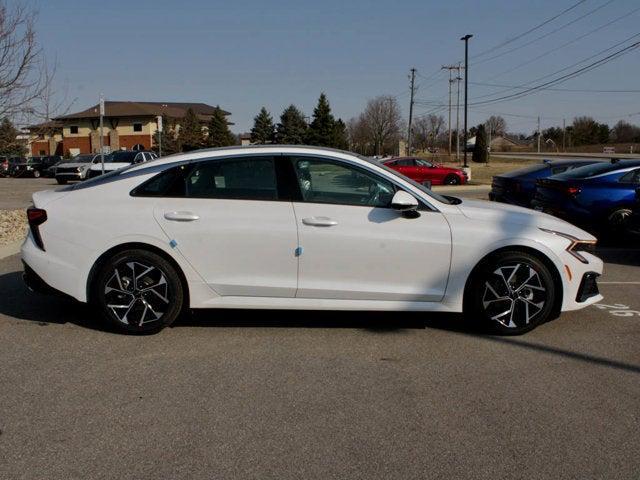 Photo of 2025 Snow White Pearl Kia K5