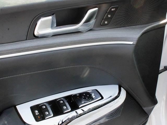 Photo of 2025 Snow White Pearl Kia K5