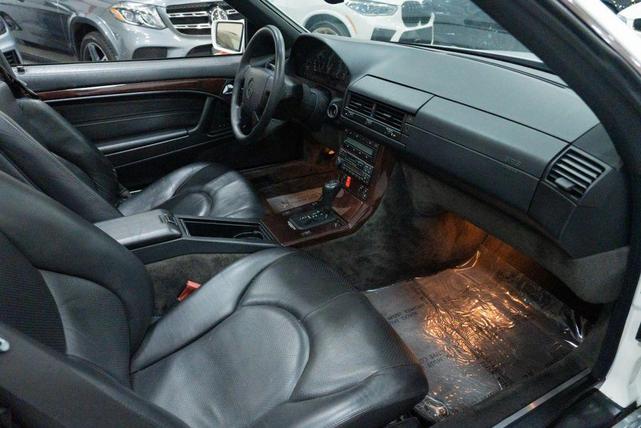 Photo of 1997 Polar White Mercedes-Benz SL-Class
