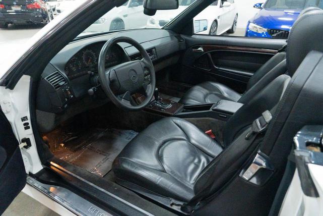 Photo of 1997 Polar White Mercedes-Benz SL-Class