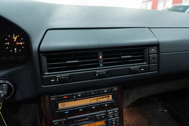 Photo of 1997 Polar White Mercedes-Benz SL-Class
