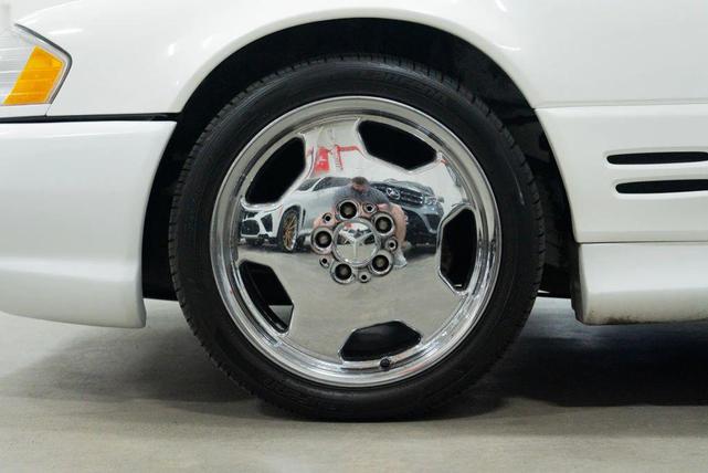Photo of 1997 Polar White Mercedes-Benz SL-Class