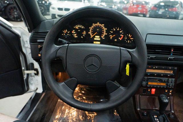 Photo of 1997 Polar White Mercedes-Benz SL-Class