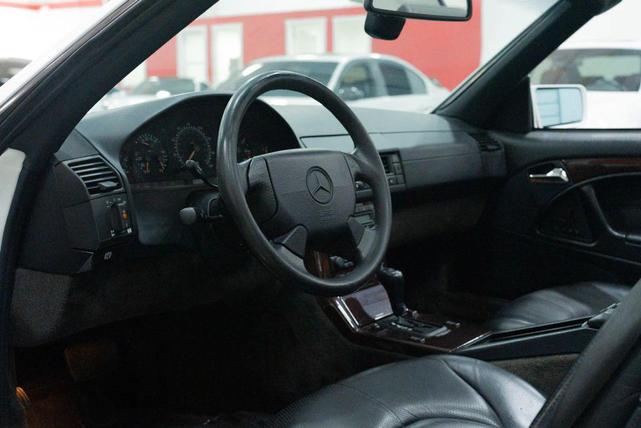 Photo of 1997 Polar White Mercedes-Benz SL-Class