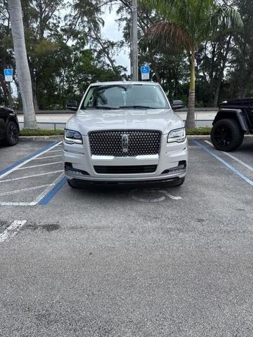 2024 Lincoln Navigator