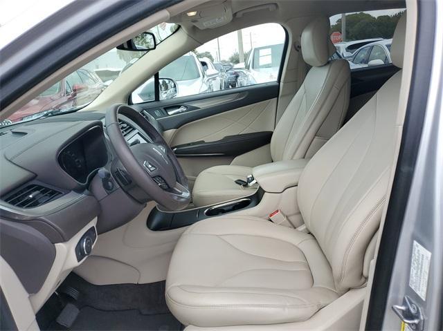 Photo of 2018 Ingot Silver Metallic Lincoln MKC