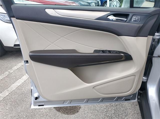Photo of 2018 Ingot Silver Metallic Lincoln MKC