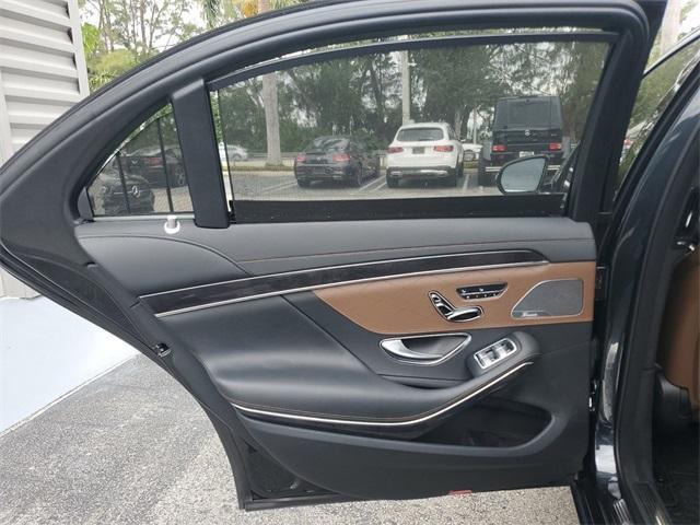 Photo of 2020 Black Mercedes-Benz S-Class