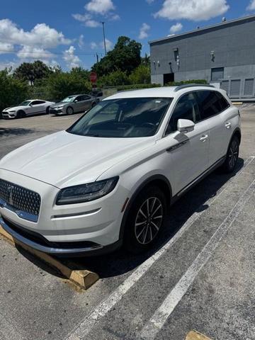 Photo of 2022 White Lincoln Nautilus