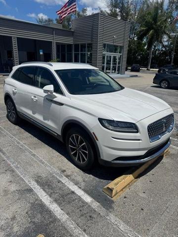 Photo of 2022 White Lincoln Nautilus
