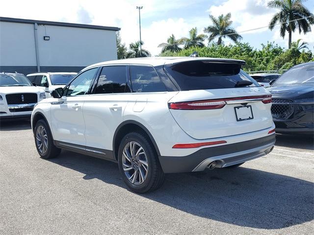 Photo of 2024 Pristine White Lincoln Corsair
