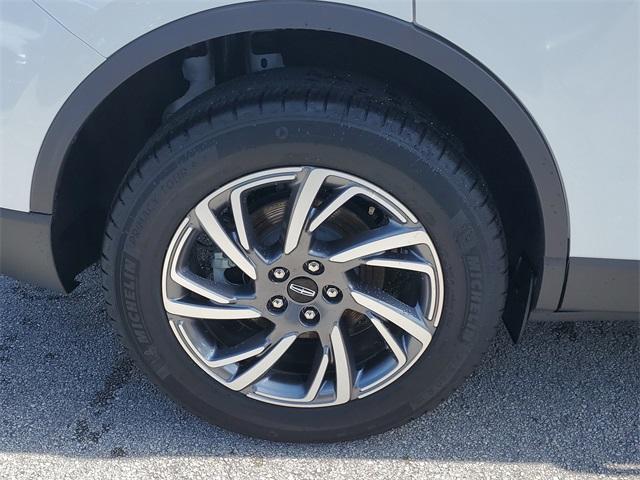 Photo of 2024 Pristine White Lincoln Corsair