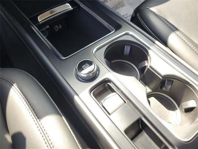 Photo of 2024 Pristine White Lincoln Corsair