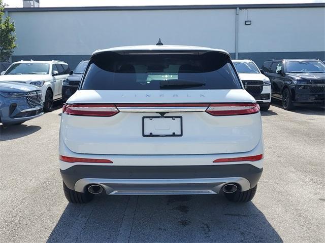Photo of 2024 Pristine White Lincoln Corsair