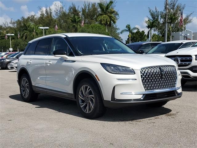 Photo of 2024 Pristine White Lincoln Corsair