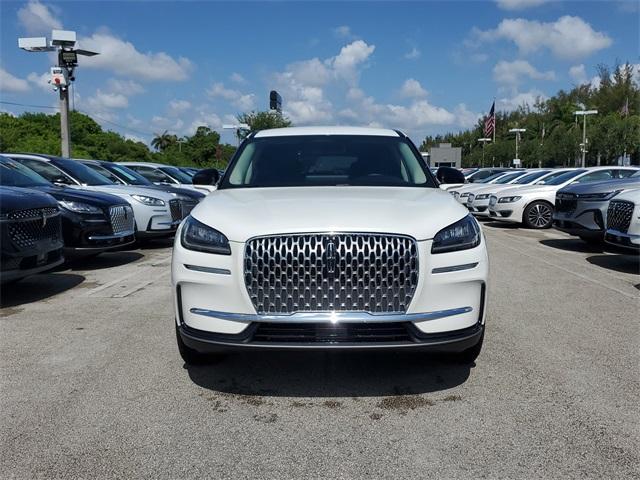 Photo of 2024 Pristine White Lincoln Corsair