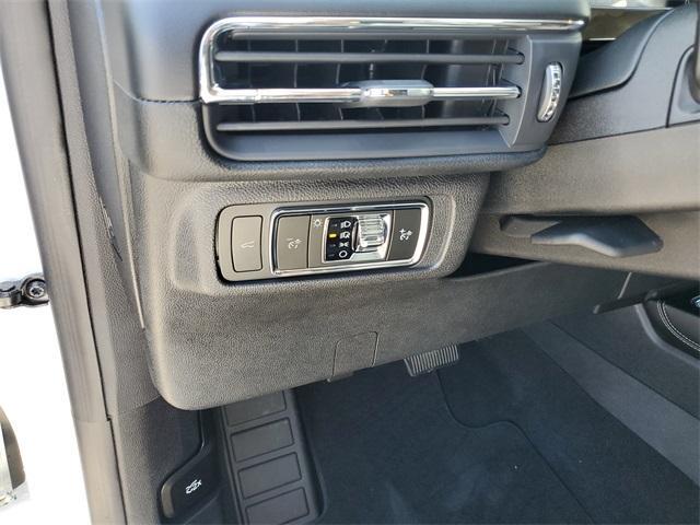 Photo of 2024 Pristine White Lincoln Corsair