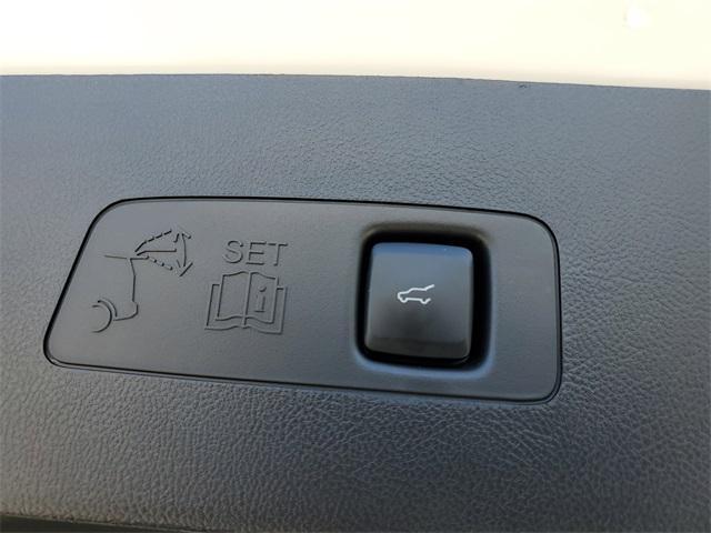 Photo of 2024 Pristine White Lincoln Corsair