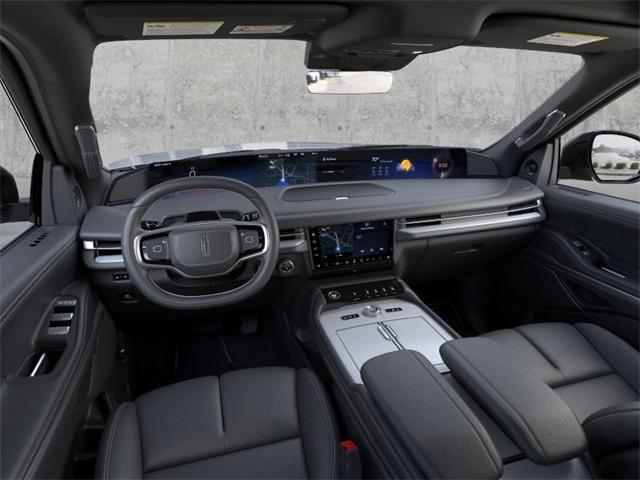 Photo of 2025 Gray Mist Lincoln Navigator