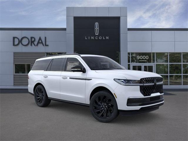 Photo of 2025 White Metallic Lincoln Navigator